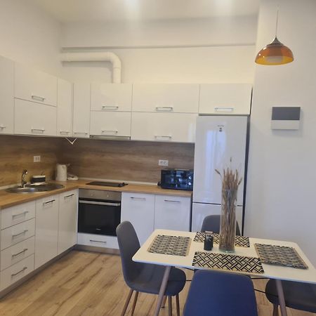 Luxury Central Newapartments One Бакэу Экстерьер фото